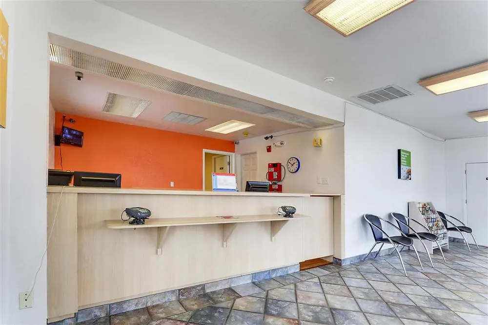 Hotel Motel 6-North Palm Springs, CA - North